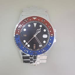 S4H - Elegante Wandklok in Horloge-Style met Luxe Afwerking