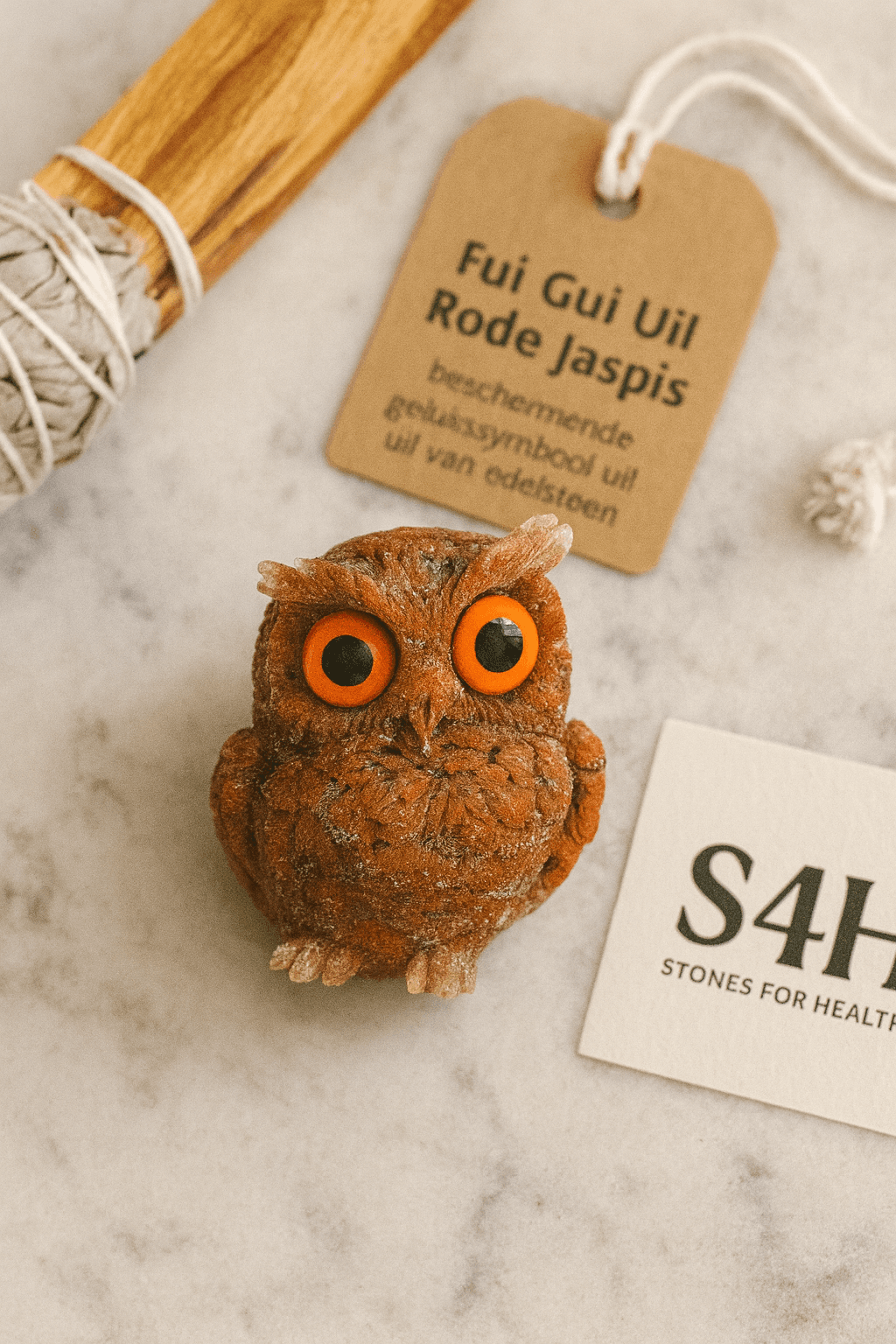 S4H - Fui Gui Uil Rode Jaspis – beschermende gelukssymbool uil van edelsteen